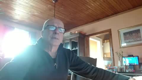 Maurice online show from February 2025 09:00:01 PM