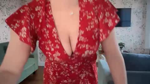 Snapshot of mauve_apple chatting on March 2026 10:16:02 PM Apple online show from March 2026 10:16:02 PM