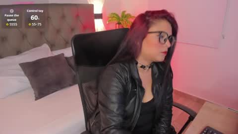 mavii_efe_ online show from May 2026 07:19:01 PM