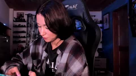 Hilary online show from November 2025 09:41:02 PM