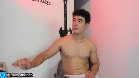 Snapshot of max__andrich chatting on October 2025 02:04:02 AM Max... online show from October 2025 02:04:02 AM