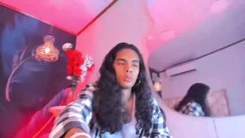 MAX online show from December 2025 03:15:01 AM