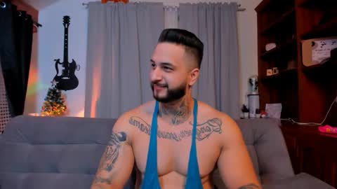 Snapshot of max_dic1 chatting on December 2024 01:22:02 PM max D. online show from December 2024 01:22:02 PM