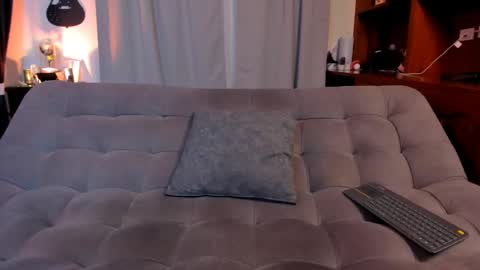 Snapshot of max_dic1 chatting on March 2025 04:38:02 AM max D. online show from March 2025 04:38:02 AM