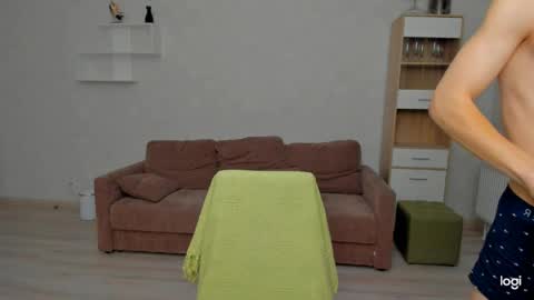 Snapshot of max_foks_ chatting on April 2026 07:00:01 AM max_foks_ online show from April 2026 07:00:01 AM