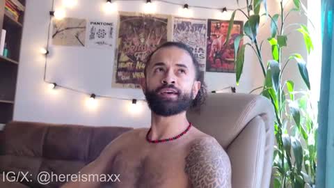 Snapshot of max_greenn chatting on November 2025 02:50:02 PM Max Follow me IGX hereismaxx online show from November 2025 02:50:02 PM
