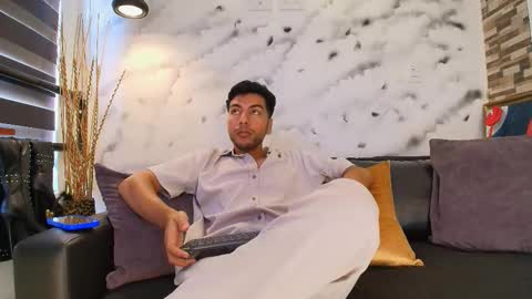 Max Hornye online show from February 2026 06:59:02 PM