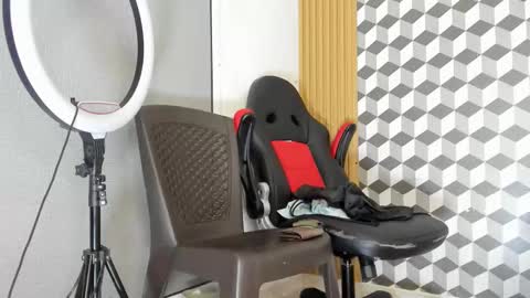 max_jowel online show from December 2025 02:30:02 AM