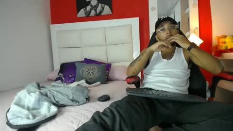 Snapshot of max_sexyhot26 chatting on January 2025 05:05:01 AM max_sexyhot26 online show from January 2025 05:05:01 AM