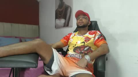 Snapshot of max_sexyhot26 chatting on February 2025 05:44:02 AM max_sexyhot26 online show from February 2025 05:44:02 AM