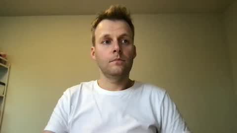 Snapshot of max_straight_1 chatting on January 2025 01:30:01 PM Max take off clothes online show from January 2025 01:30:01 PM