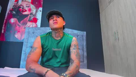 Snapshot of max_tatto chatting on November 2025 01:44:01 AM max_tatto online show from November 2025 01:44:01 AM