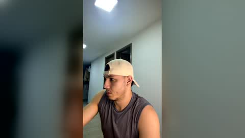 max_valiant1 online show from April 2026 02:33:01 AM