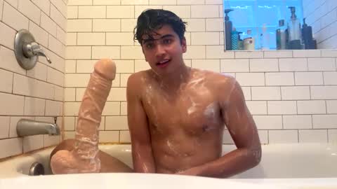 maxantax online show from November 2025 09:15:01 PM