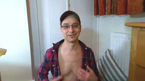 Snapshot of maxdavies chatting on February 2025 11:42:01 AM Max Davies online show from February 2025 11:42:01 AM