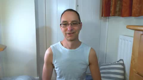 Max Davies online show from April 2026 07:28:02 AM