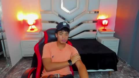 Snapshot of maxevanns chatting on November 2025 07:59:02 PM Max online show from November 2025 07:59:02 PM