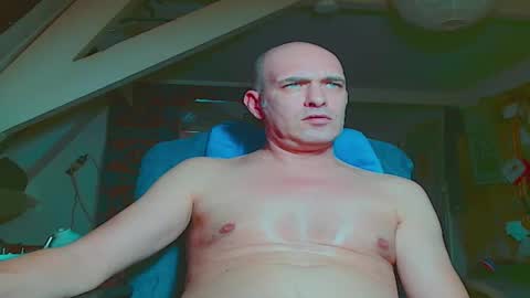 maxhardcore77 online show from December 2025 02:31:01 AM