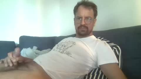 maxhorn591 online show from September 2025 02:09:02 PM