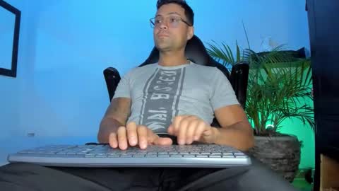 MAXI      online show from March 2026 04:29:01 AM