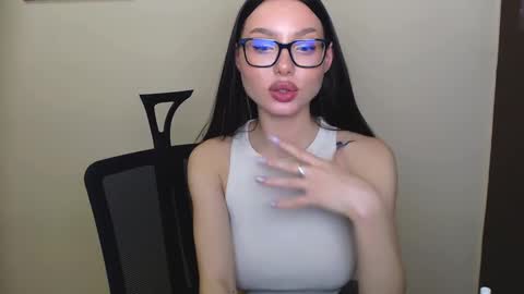 Snapshot of maxi_sweetheart chatting on December 2024 03:42:02 PM Joanna online show from December 2024 03:42:02 PM