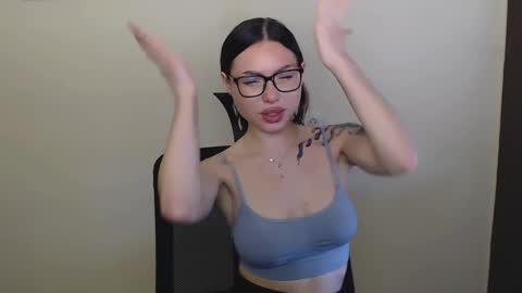 Snapshot of maxi_sweetheart chatting on February 2025 12:32:01 PM Joanna online show from February 2025 12:32:01 PM