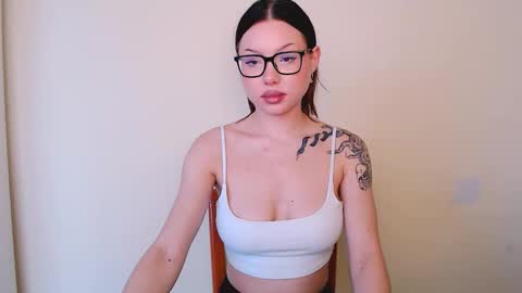 Snapshot of maxi_sweetheart chatting on October 2025 11:22:01 AM Joanna online show from October 2025 11:22:01 AM