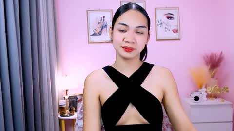 maxie greyson online show from February 2025 07:01:02 AM