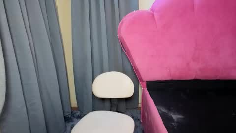 Reyn online show from November 2025 12:21:02 AM