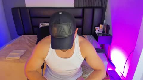Snapshot of maxiimo_wolf chatting on March 2025 02:26:02 AM Maximo Wolf online show from March 2025 02:26:02 AM