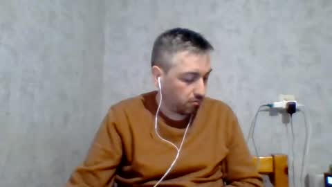 Snapshot of maximefrxx chatting on June 2026 10:29:02 PM Maxime online show from June 2026 10:29:02 PM