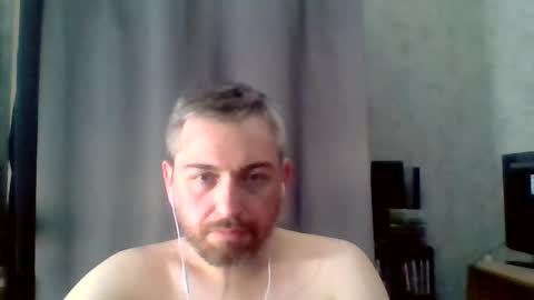 Snapshot of maximefrxx chatting on June 2026 02:43:01 PM Maxime online show from June 2026 02:43:01 PM