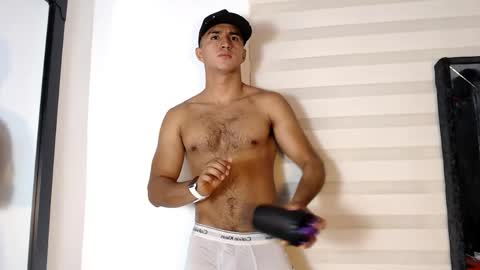 Maximo Sebastian online show from May 2026 01:56:02 AM
