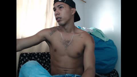 Maximo Aron Vega online show from December 2024 11:43:01 AM