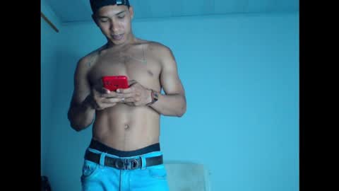 Maximo Aron Vega online show from December 2024 08:15:01 PM