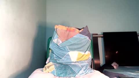 Maximo Aron Vega online show from February 2025 07:13:01 AM