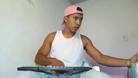 Maximo Aron Vega online show from April 2026 08:39:01 PM