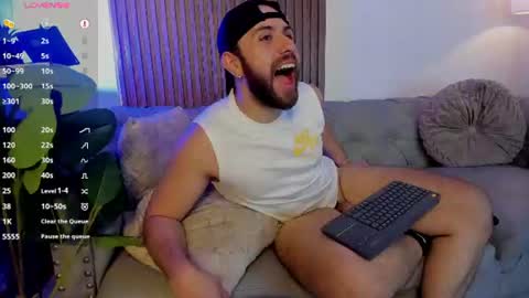 Maximo Wolf online show from July 2026 08:44:02 PM
