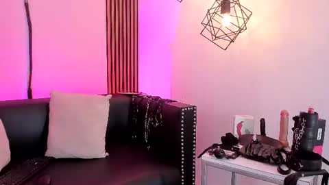 MAXIMO online show from June 2026 03:42:02 AM