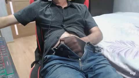 maximus3334 online show from September 2025 11:22:02 AM