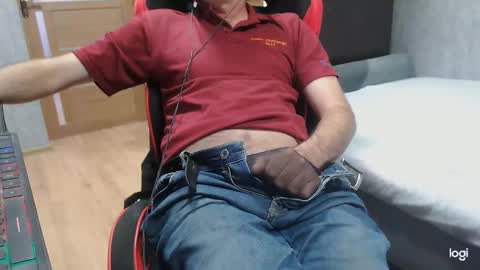 maximus3334 online show from September 2025 11:14:01 AM