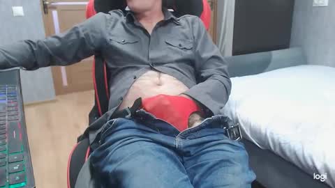 maximus3334 online show from November 2025 11:25:02 AM