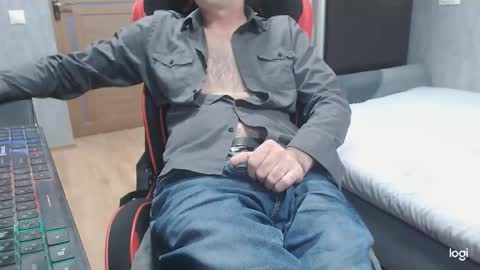 maximus3334 online show from November 2025 10:29:01 AM