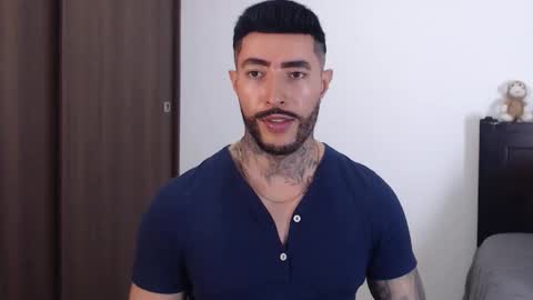 Independent Model online show from December 2024 11:05:01 PM