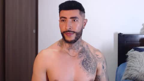 Independent Model online show from December 2024 09:02:02 AM