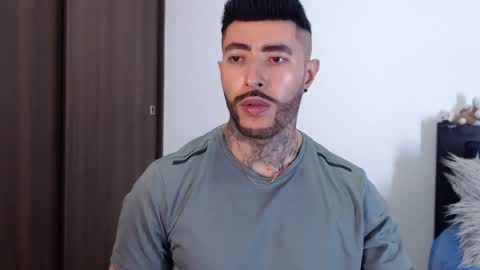 Independent Model online show from December 2024 04:09:02 AM