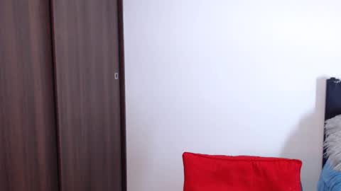 Independent Model online show from January 2025 05:11:02 AM