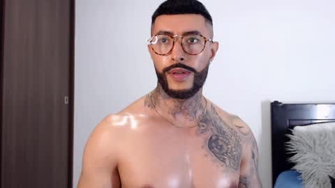 Independent Model online show from February 2025 04:20:01 AM