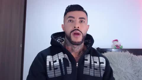 Snapshot of maximus_golden chatting on December 2025 01:59:02 AM Independent Model online show from December 2025 01:59:02 AM