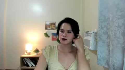 Snapshot of maxine_fucks chatting on October 2025 07:24:02 PM maxine_fucks online show from October 2025 07:24:02 PM